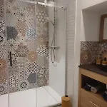 Loft D'artiste Atypique, Climatise,90 M2 , Hypercentre Arenes 6 Pers Apartmán *