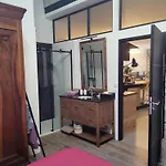 Loft D'artiste Atypique, Climatise,90 M2 , Hypercentre Arenes 6 Pers Apartmán *