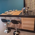 Loft D'artiste Atypique, Climatisé,90 M2 , Hypercentre Arènes 6 Pers Apartamento Nimes