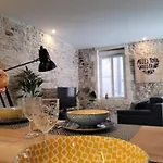 Loft D'artiste Atypique, Climatise,90 M2 , Hypercentre Arenes 6 Pers Apartmán Nîmes