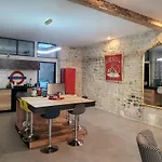 Apartmán Loft D'artiste Atypique, Climatise,90 M2 , Hypercentre Arenes 6 Pers Nîmes