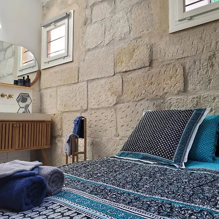 Loft D'artiste Atypique, Climatisé,90 M2 , Hypercentre Arènes 6 Pers Apartamento Nimes