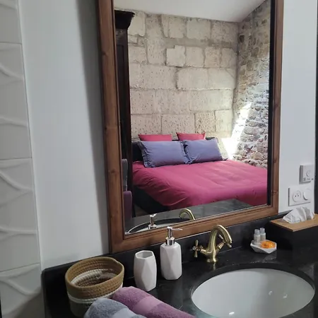 Loft D'artiste Atypique, Climatise,90 M2 , Hypercentre Arenes 6 Pers Appartement