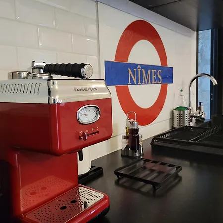 Loft D'Artiste Atypique, Climatise,90 M2 , Hypercentre Nimes Arenes 6 Pers 公寓