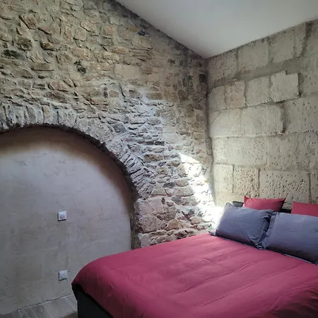 Appartement Loft D'artiste Atypique, Climatise,90 M2 , Hypercentre Arenes 6 Pers *