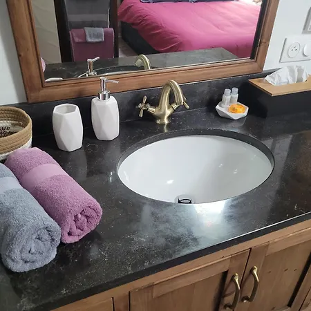 Appartement Loft D'artiste Atypique, Climatise,90 M2 , Hypercentre Arenes 6 Pers Nîmes