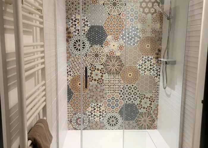 Loft D'Artiste Atypique, Climatise,90 M2 , Hypercentre Nimes Arenes 6 Pers アパート *