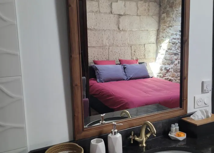 Loft D'Artiste Atypique, Climatise,90 M2 , Hypercentre Nimes Arenes 6 Pers 公寓