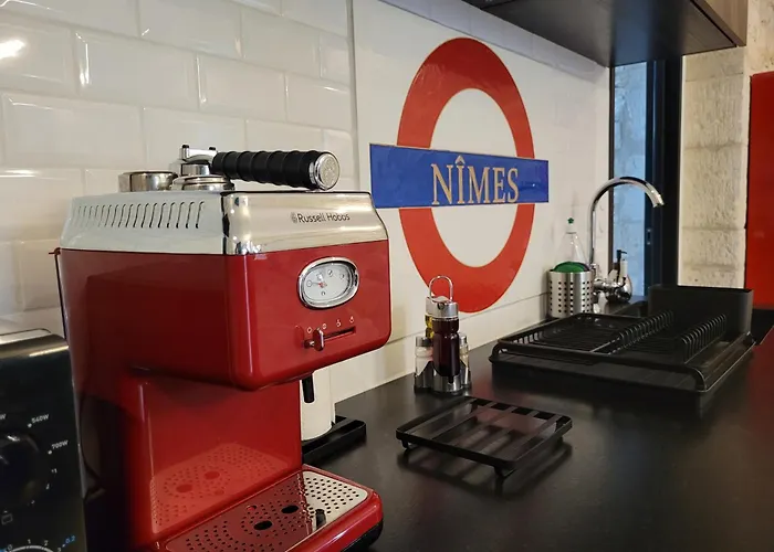 Loft D'Artiste Atypique, Climatise,90 M2 , Hypercentre Nimes Arenes 6 Pers アパート